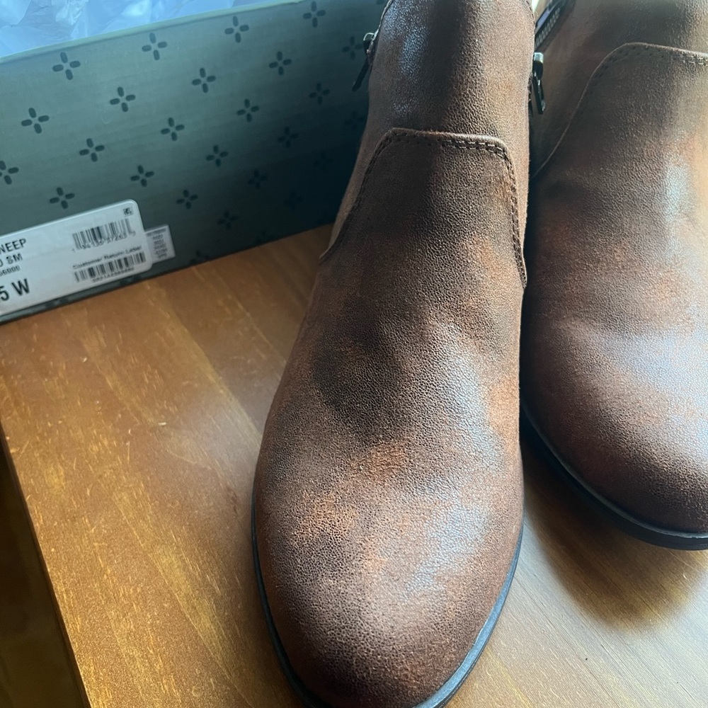 Sun + Stone New Women’s Boots Brown 9.5W (wide) size